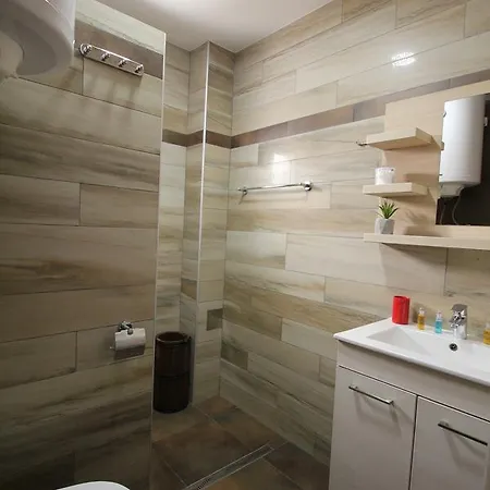 Apartament G10 Milmari *